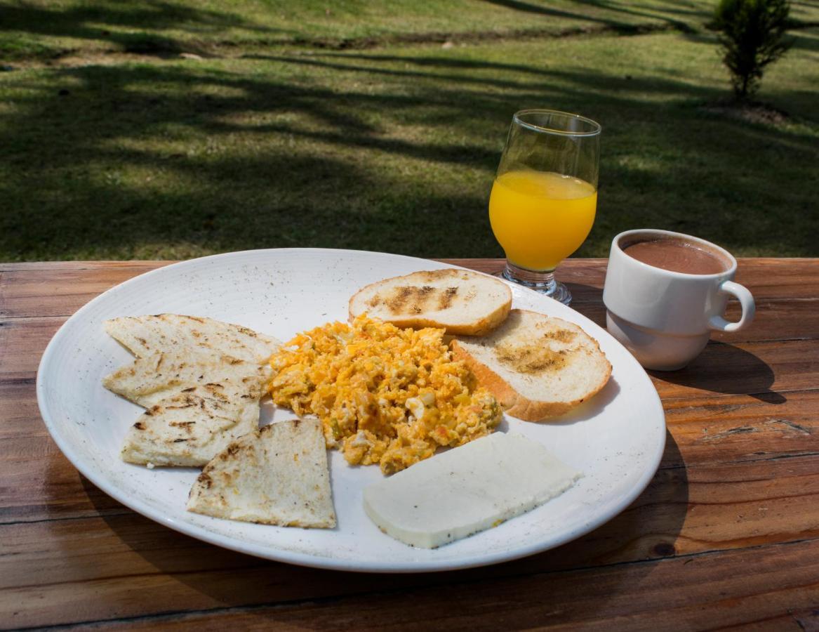 Hotel Hacienda Santa Clara Santa Rosa de Cabal Buitenkant foto